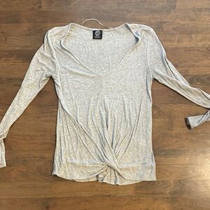 Bobeau Light Gray Long Sleeve Women's Top